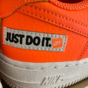 Nike Air Force 1 LV8